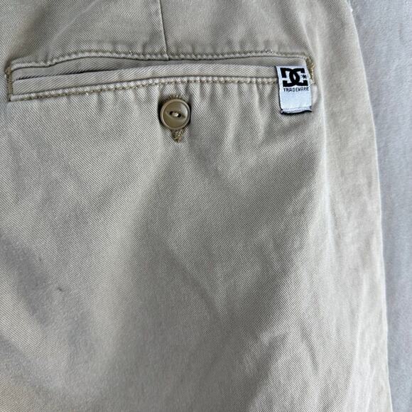 DC Men’s Chino Shorts Skate Baggy Khaki Size 32 - Picture 4 of 6